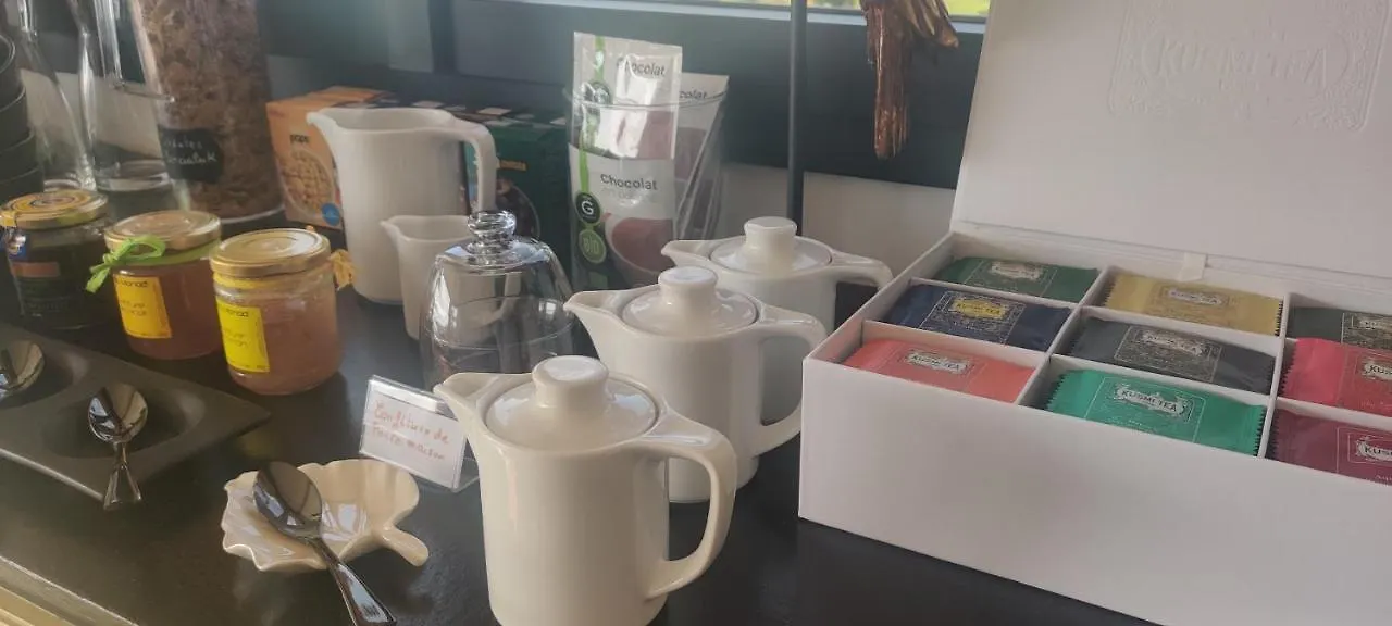 Mas Des Buscades Bed & Breakfast Cabris