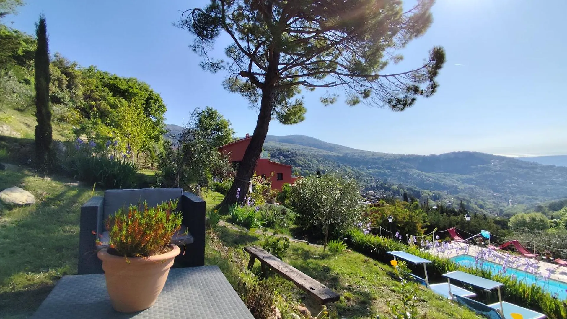 Mas Des Buscades Bed & Breakfast Cabris